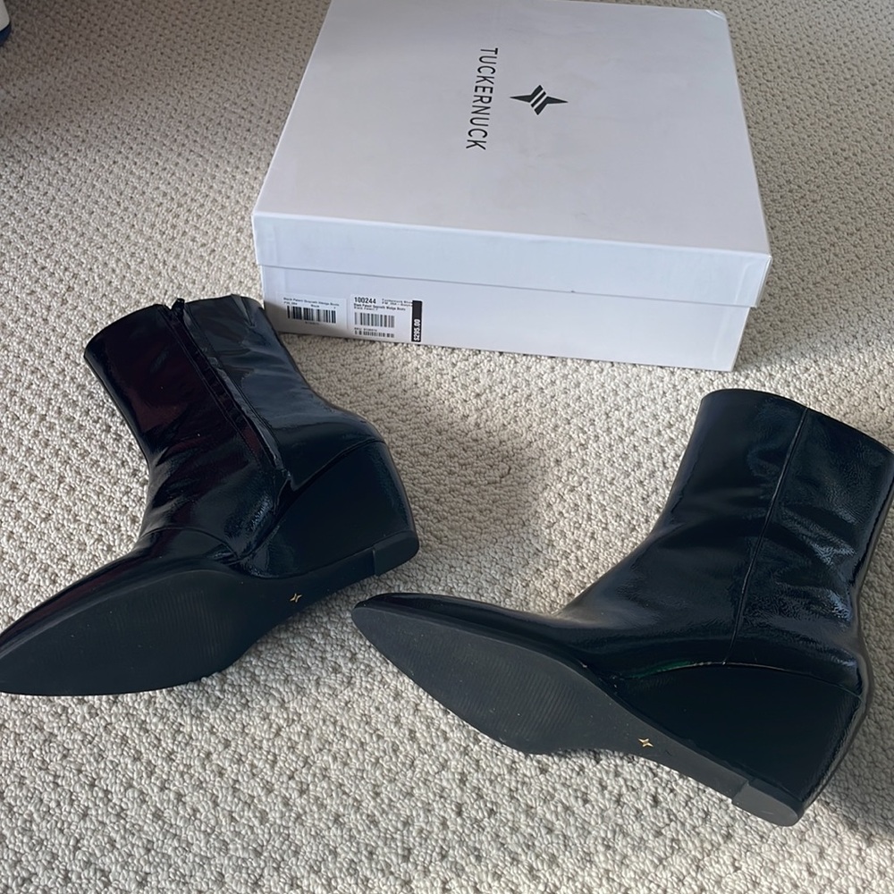 NWT Tuckernuck Black Leather Wedge Boots Size 7 - Picture 4 of 11